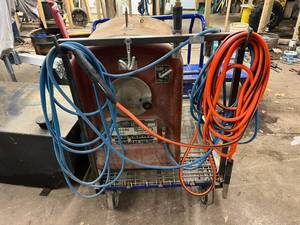 lot 8 image: Lincoln Arc Welder Idealarc 250