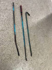 lot 93 image: Long Pry Bars