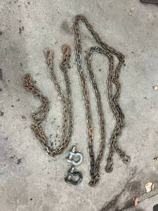 lot 98 image: Anchor Shackles & Chain
