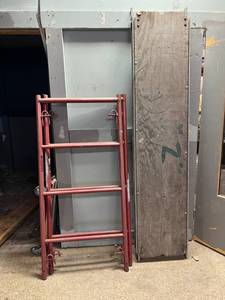 lot 101 image: Werner Scaffold Deck & Scaffold