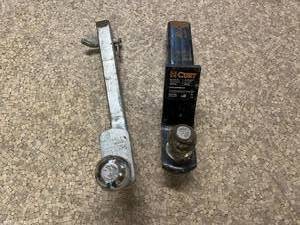lot 102 image: Pair of Receiver Hitches