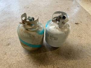lot 140 image: 2 Propane Tanks