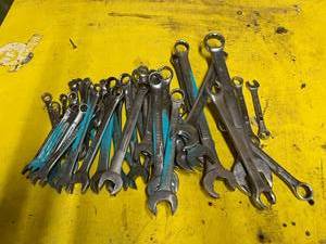 lot 165 image: SAE Wrenches