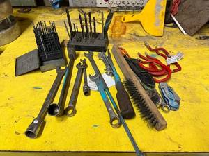 lot 177 image: Hand Tools, Drill Bits & Misc