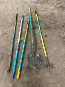 lot 183 image: Long Handled Tools