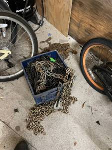 lot 185 image: Box of Chain, Tire Chains
