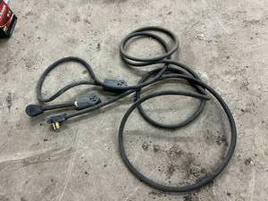 lot 194 image: Heavy Duty Cords