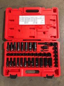 lot 2 image: Milwaukee Socket Set  Customer Returns See Pictures