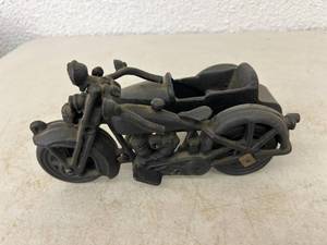 lot 4 image: Cast Iron Motorcycle with Sidecar