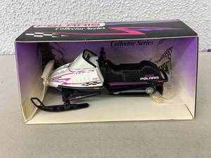 lot 33 image: Polaris Indy 600 XCR Collector Series