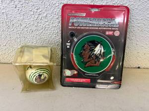 lot 39 image: UND Fighting Sioux Powerdecal & Xmas Tree Ornament