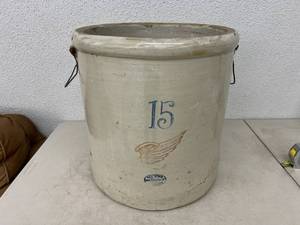 lot 100 image: 15 Gallon Redwing Crock with Handles