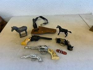 lot 128 image: Cap Guns