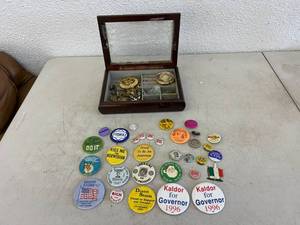 lot 131 image: Buttons & Jewelry