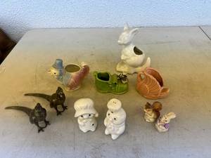 lot 143 image: Planters & SaltPepper Shakers