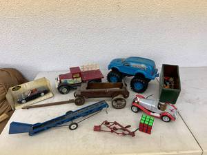 lot 146 image: Toys
