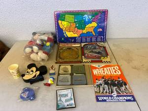 lot 159 image: Collectibles Lot