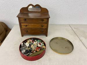 lot 180 image: Buttons & Doll Dresser