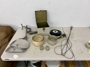 lot 184 image: Mixed Vintage Lot