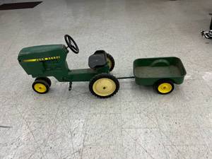 lot 200 image: John Deere Pedal Tractor & Wagon