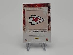 2020 Clyde Edwards-Helaire Panini Origins Autographed Football Card #3149