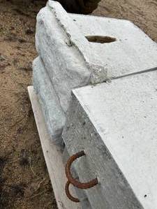 Quantity of 4 Landscape block 12x 24  500lbs