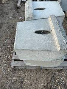 Quantity of 4 Landscape block 12x 24  500lbs