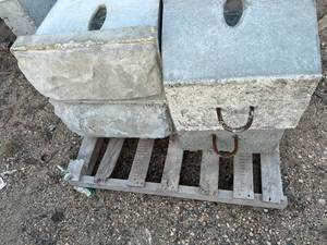 Quantity of 4 Landscape block 12x 24  500lbs