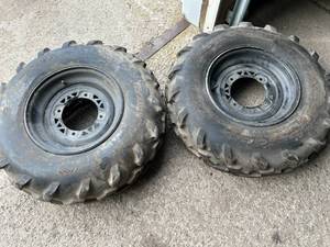Polaris Sportsman 500 front wheels Goodyear Rawhide Grip AT25x8-12