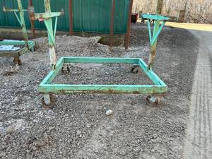Steel Rack on 4 caster wheels 2 swivel wheels 2 fixed wheels - Quantity of 1
