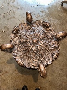 lot 105 image: BEAUTIFUL DINNING ROOM TABLE
