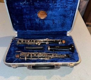 lot 130 image: Linton Oboe, Model VP2, with Case