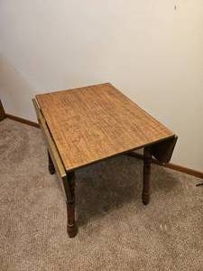 lot 60 image: Oak Traditional Dropleaf Table