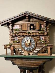 lot 33 image: Vintage Cuckoo Clock