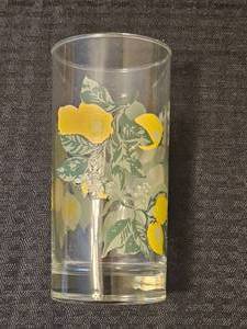 lot 56 image: Retro Lemonade Glass Set