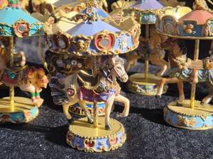 lot 90 image: Hanging Ornament Carousel Horse Collection - Bradford Editions