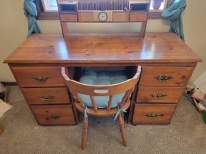 lot 74 image: Beautifully Textured Vintage Writing Desk & Chair