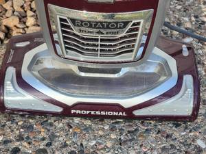 lot 42 image: Shark Vacuum Cleaner - NV650W