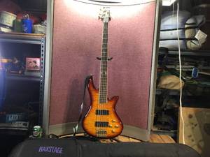 lot 28 image: Schecter Diamond Series Elite 5 Bass Guitar