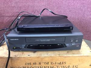 lot 18 image: Sony DVD - DAEWOO VHS Players