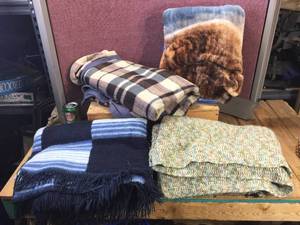 lot 14 image: 4 Nice Throw Blankets - Including Agnew
