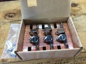 lot 62 image: Martin Guitar Tuning Keys - 6