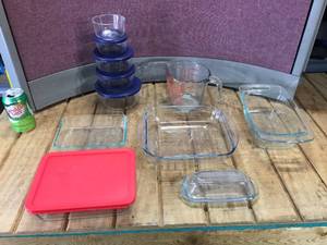 lot 93 image: Group Mostly Pyrex Bowls - Containers