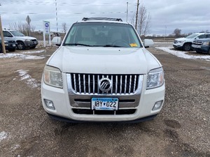 lot 14 image: 2010 Mercury Mariner Premier AWD