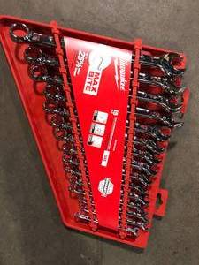 Milwaukee Combination SAE Wrench Mechanics Tool Set (15-Piece) Customer Returns See Pictures
