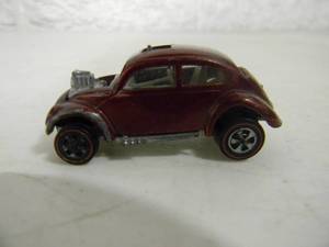 lot 2 image: Vintage 1967 Hot Wheels Redline Custom Volkswagen MAGENTA - PRETTY CLEAN WHEELS STRAIGHT WORKING SUNROOF - AWESOME, VERY COOL PIECE - SEE PICTURES