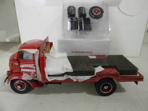 lot 10 image: The Danbury Mint 124 Scale Die-Cast - 1938 Budweiser GMC Keg Beer Delivery Truck - IN BOX - FANTASTIC PIECE - SEE PICTURES