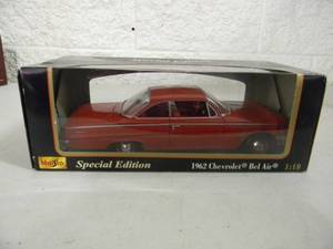 lot 24 image: MAISTO SPECIAL EDITION 118 SCALE DIE-CAST - 1962 CHEVROLET Bel Air - GREAT PIECE - NEW IN BOX - SEE PICTURES