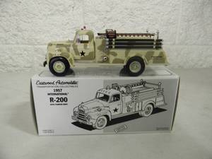 lot 26 image: EASTWOOD AUTOMOBILLIA 134 SCALE DIE-CAST - 1957 INTERNATIONAL R-200 WITH PUMPER BODY DESERT SERVICE TRUCK - GREAT PIECE - NEW IN BOX - SEE PICTURES
