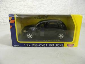 lot 28 image: MOTOR MAX 124 SCALE DIE-CAST - CHRYSLER PT CRUISER - COOL PIECE - NEW IN BOX - SEE PICTURES